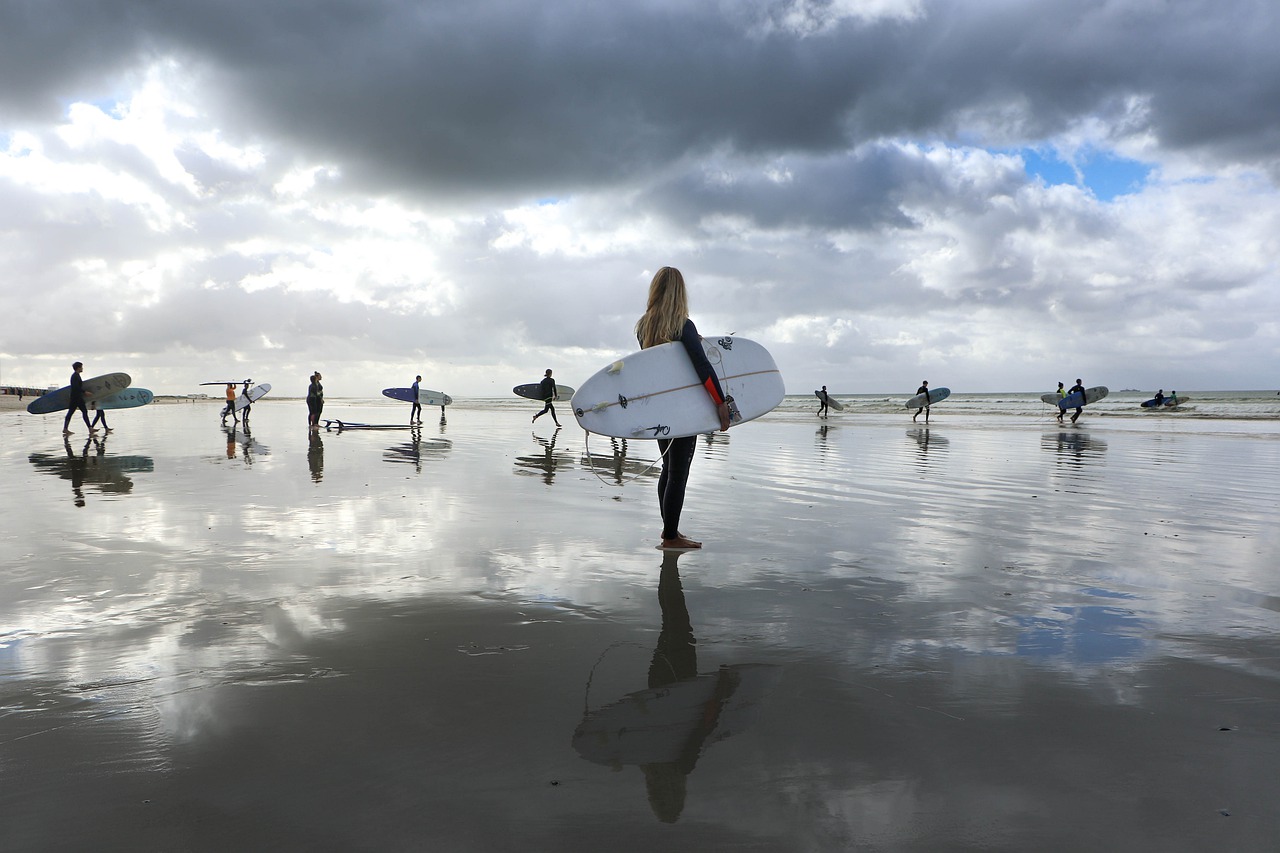 surfers, beach, afternoon-4390427.jpg